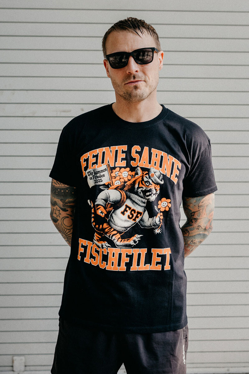 T-Shirt Niemand muss nüchtern sein 2025 Schwarz