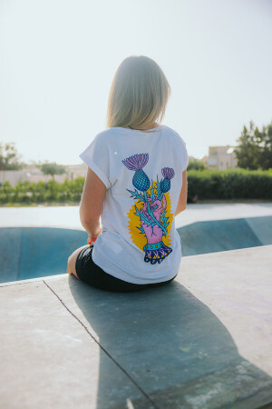 T-Shirt Distel im Beton White Fitted